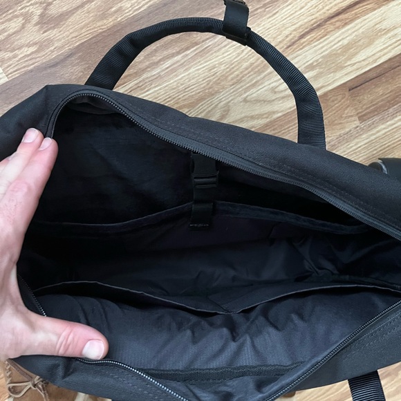 Herschel Gibson Tech Messenger Bag - Black - Picture 8 of 10